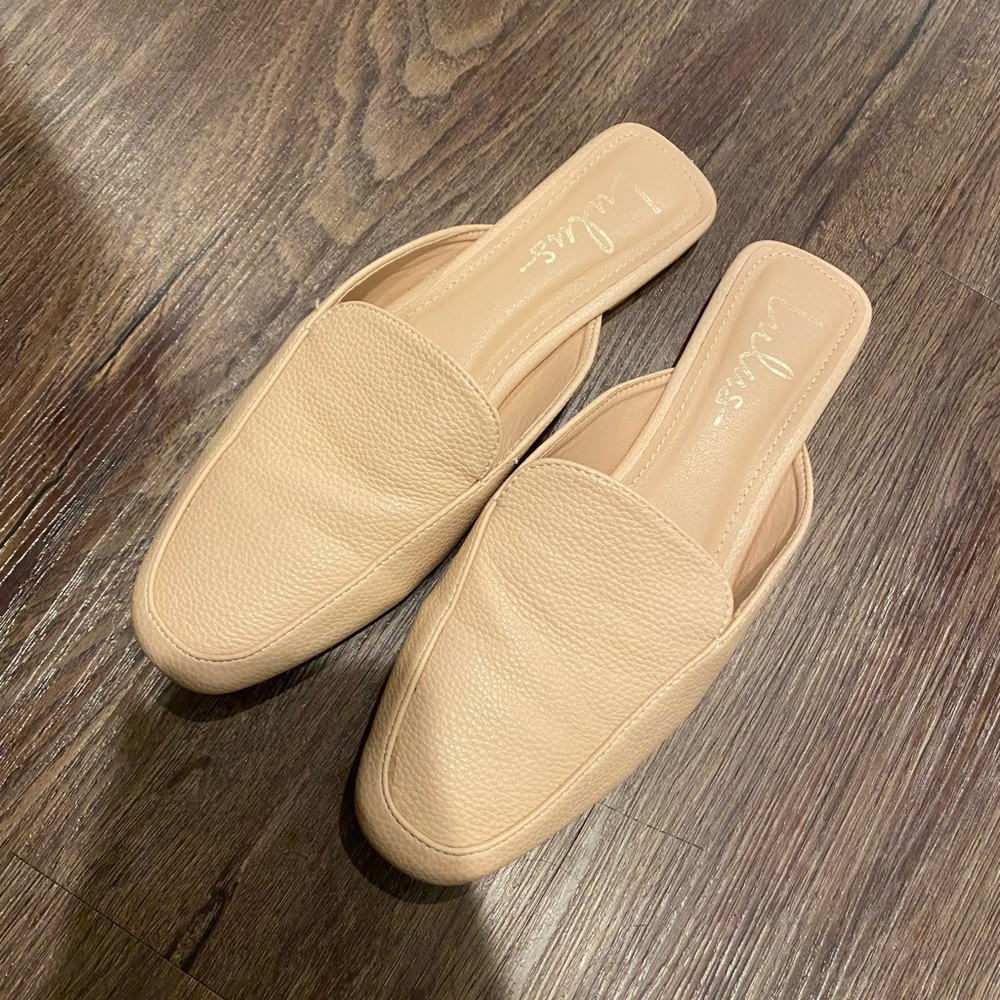 Lulus beige cute loafers 7.5 size